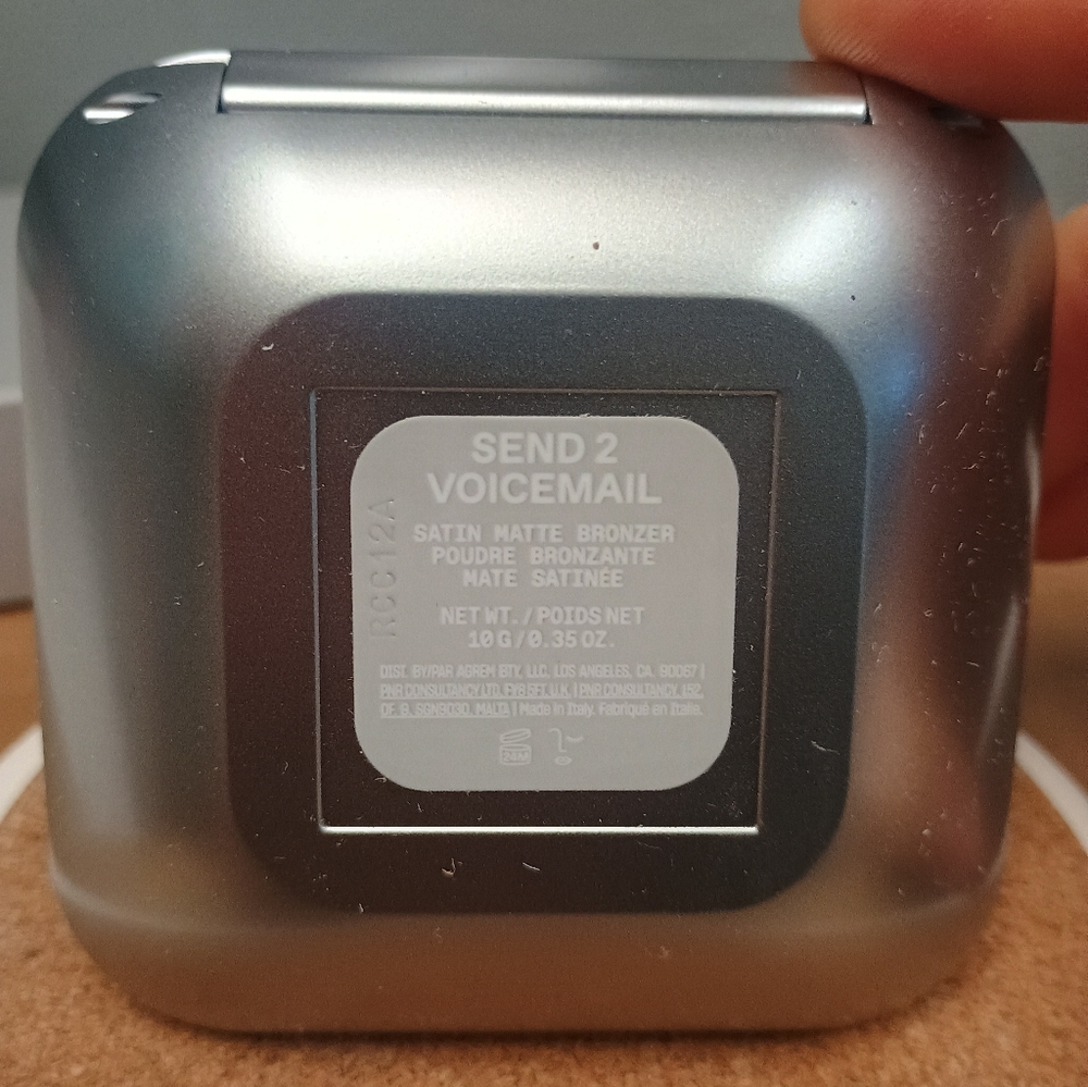 R.E.M. Beauty Hypernova Satin Matte Bronzer - Send 2 Voicemail- BNIB - Picture 2 of 2